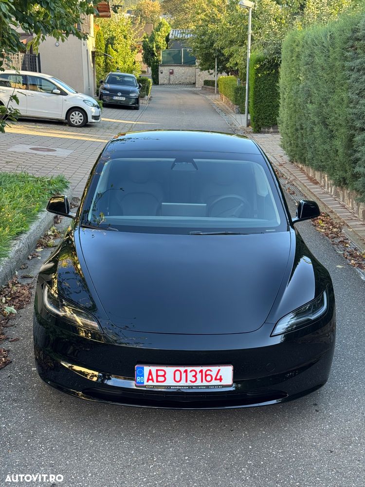 Tesla Model 3 - 2