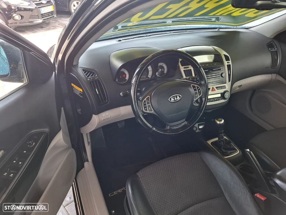 Kia Ceed SW 1.6 CRDi EX - 12