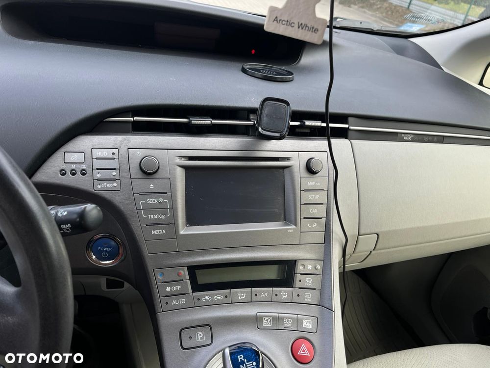 Toyota Prius 1.8 HSD Luna - 4