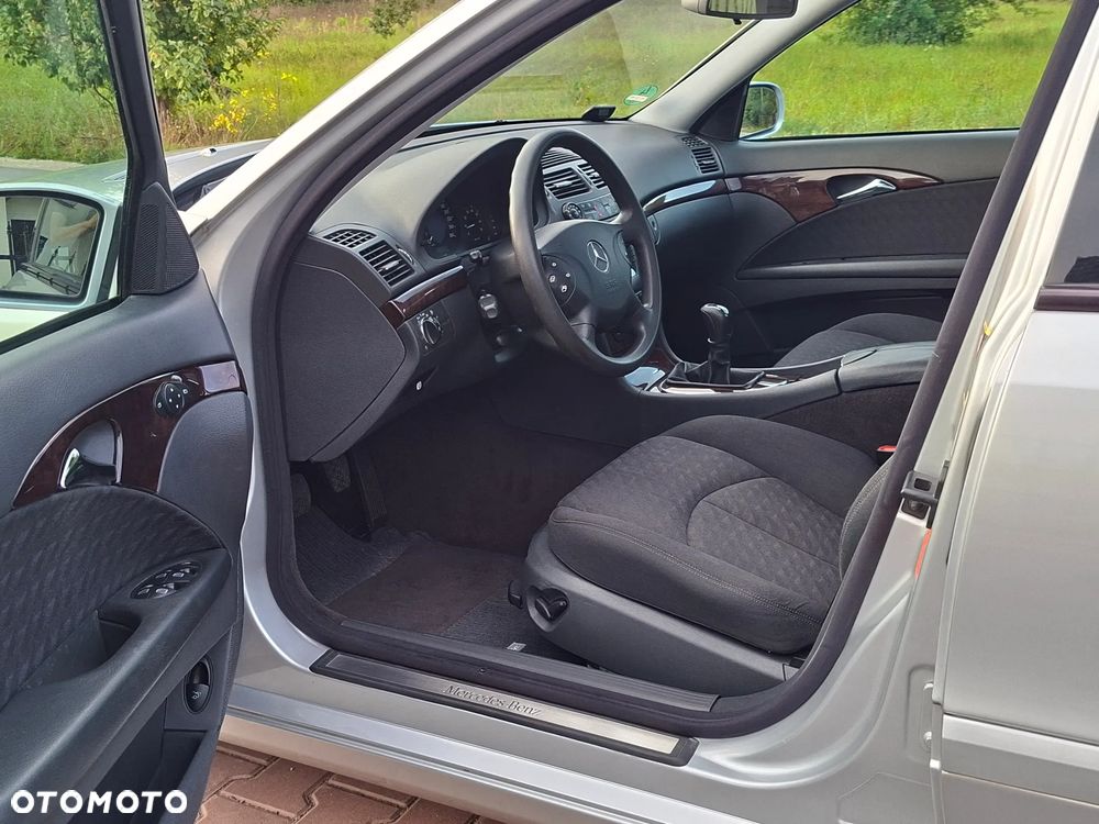 Mercedes-Benz Klasa E 200 Kompressor Classic - 14