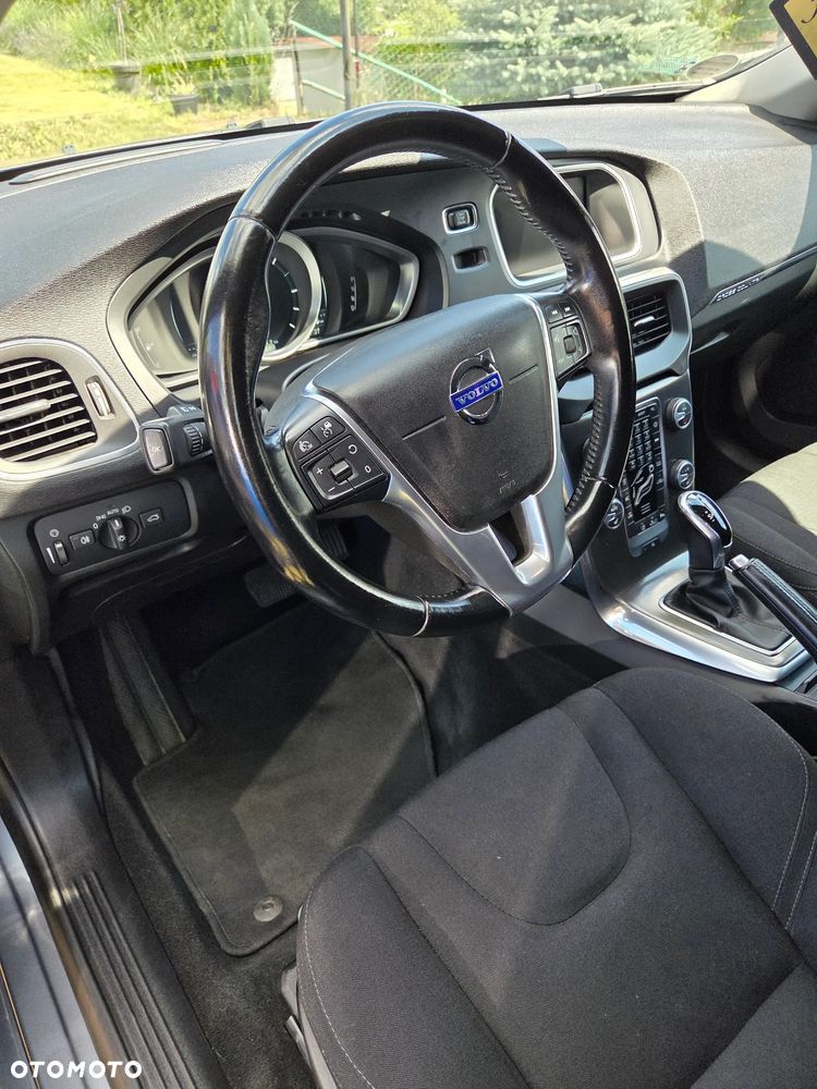 Volvo V40 D2 Momentum - 14