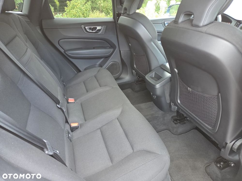 Volvo XC 60 B4 D Geartronic Momentum Pro - 20