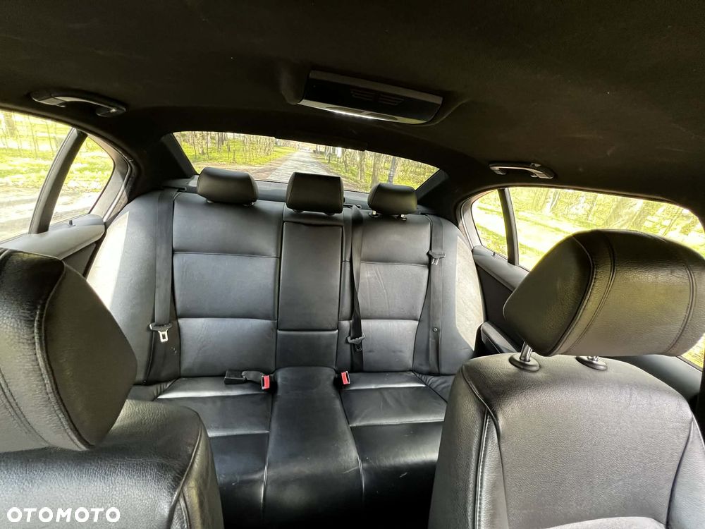 BMW Seria 3 320i - 12