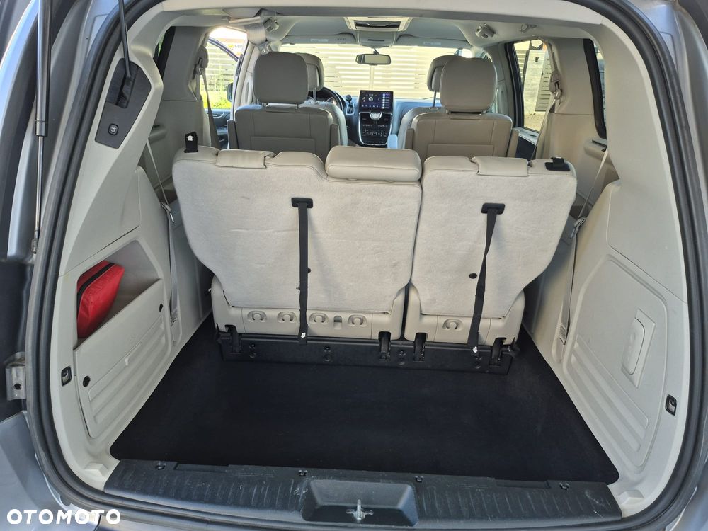 Chrysler Town & Country 3.6 Touring - 24