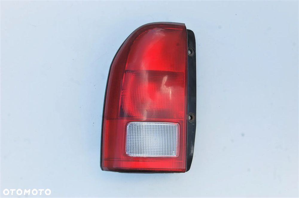 SUZUKI GRAND VITARA I 98-05 - Lampa tylna lewa - 1