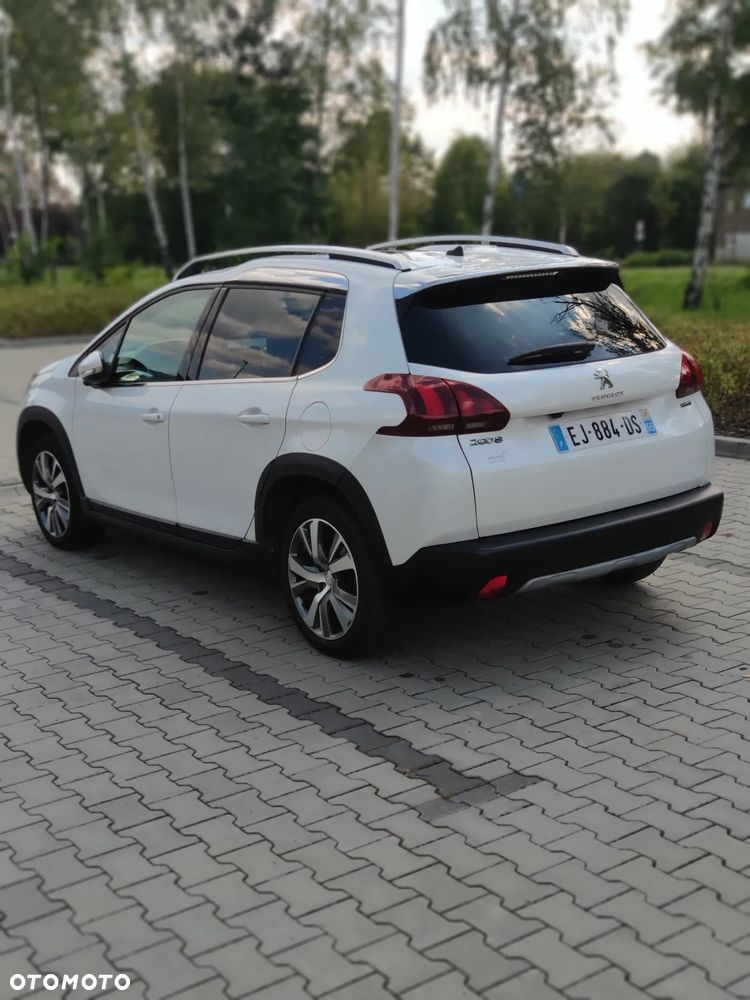 Peugeot 2008 1.2 Pure Tech Allure S&S EAT6 - 13