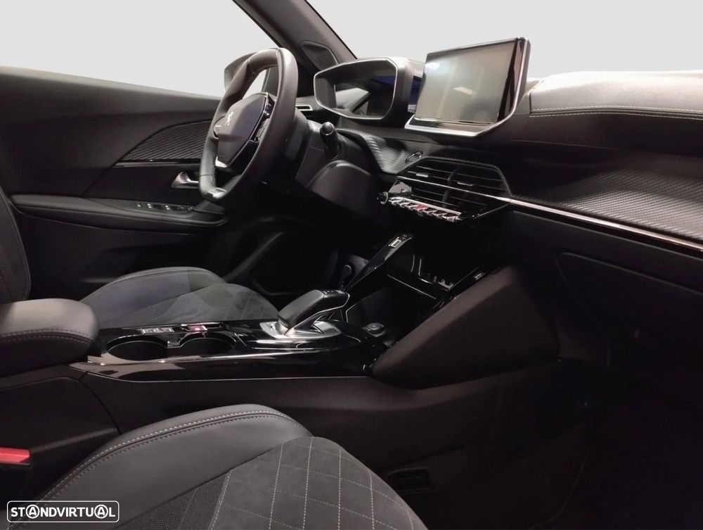 Peugeot 2008 - 8