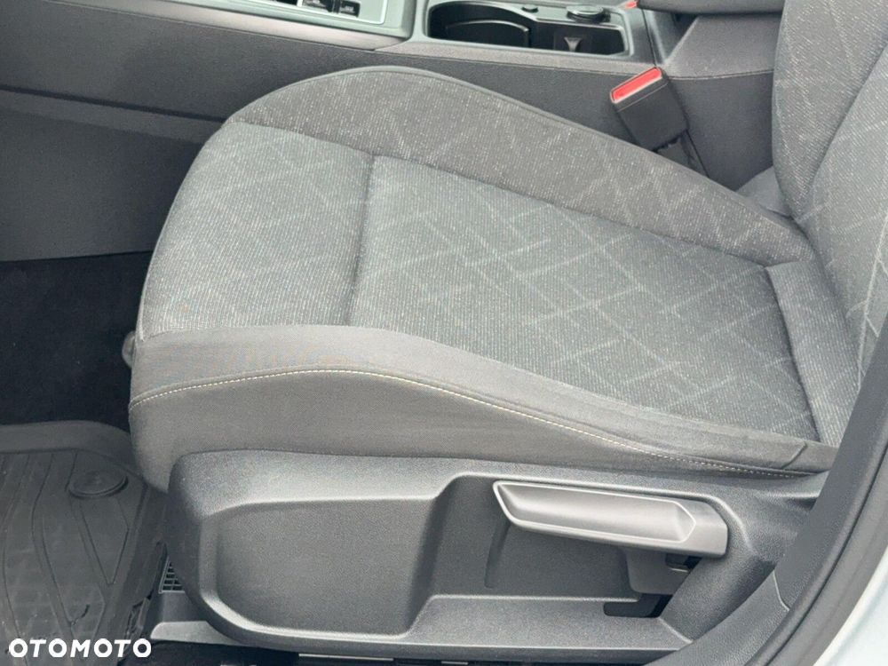Volkswagen Golf - 27