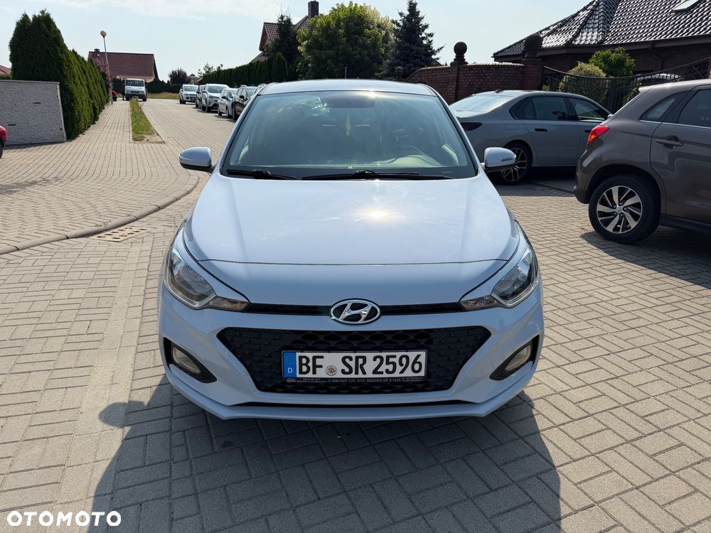 Hyundai i20 blue 1.2 YES - 3