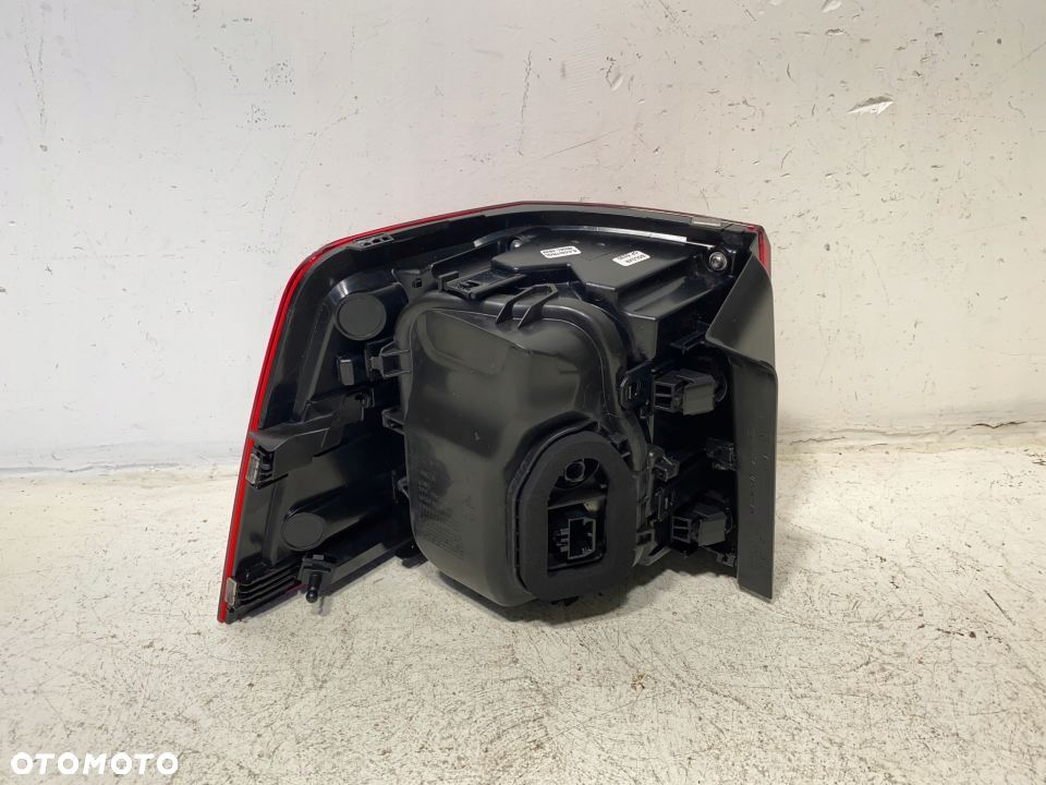 LAMPA TYLNA PRAWA VW SHARAN 7N0 2015-- NOWA AL - LED - 2