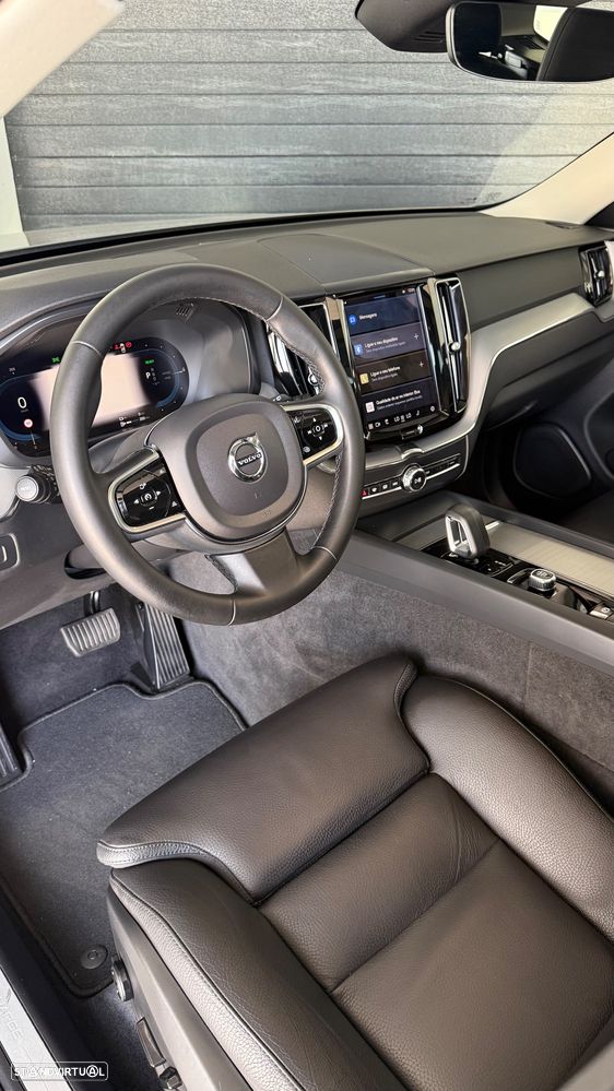 Volvo XC 60 2.0 T6 PHEV R-Design Expression AWD - 3