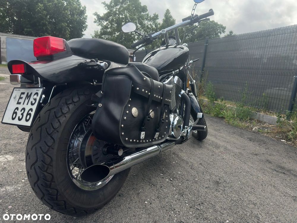 Suzuki Intruder - 3