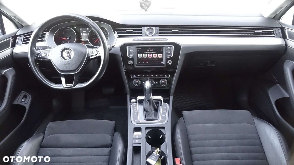 Volkswagen Passat - 6