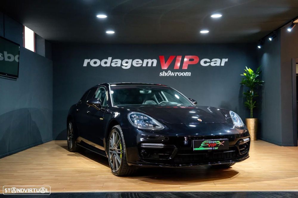 Porsche Panamera Sport Turismo 4 E-Hybrid
