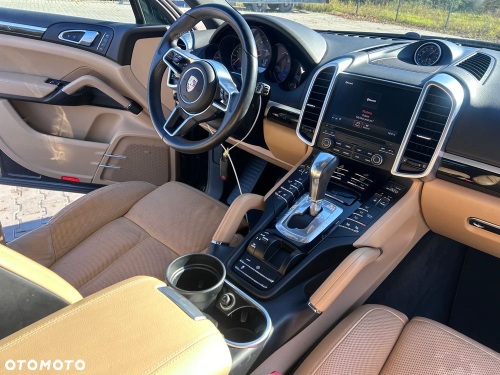 Porsche Cayenne Standard - 15