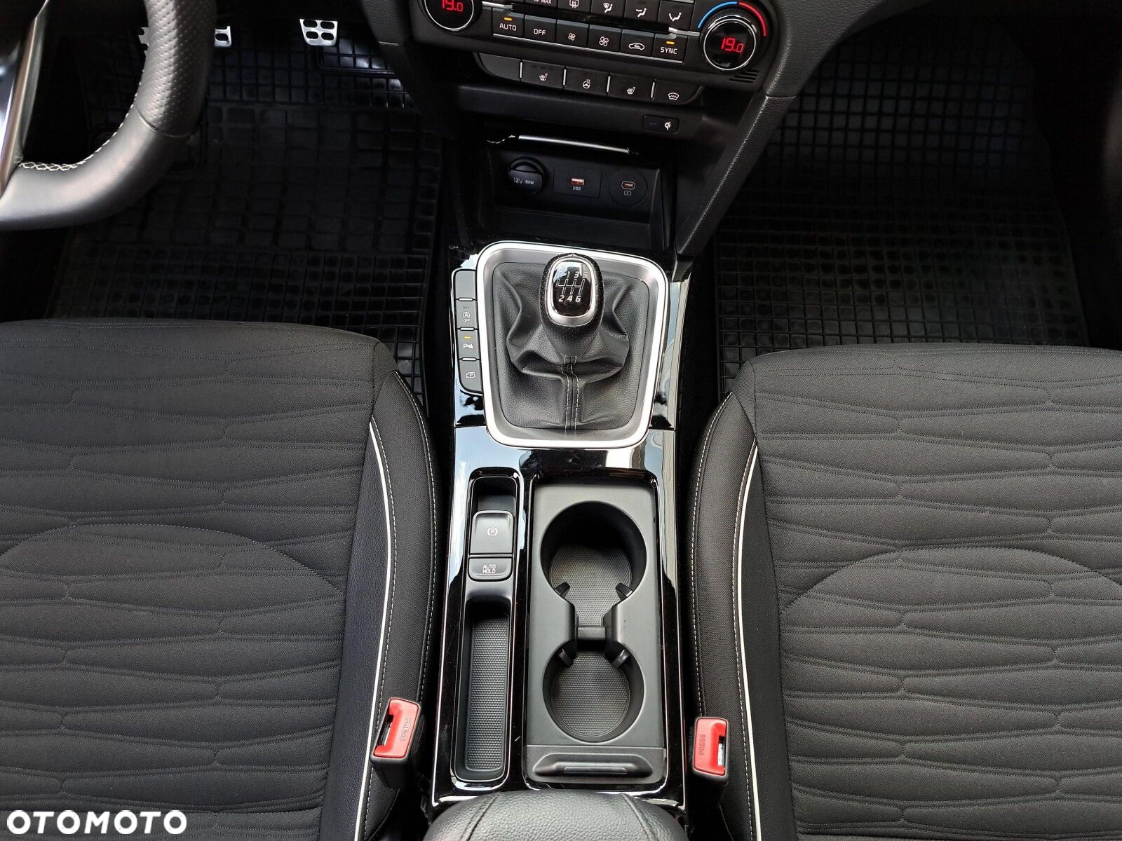 Kia ProCeed - 18