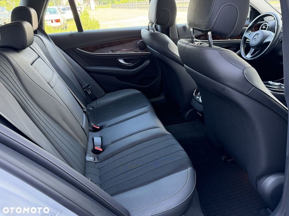 Mercedes-Benz Klasa E 220 d Exclusive - 18