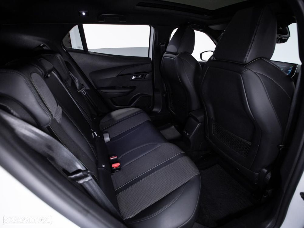Peugeot e-2008 GT - 11