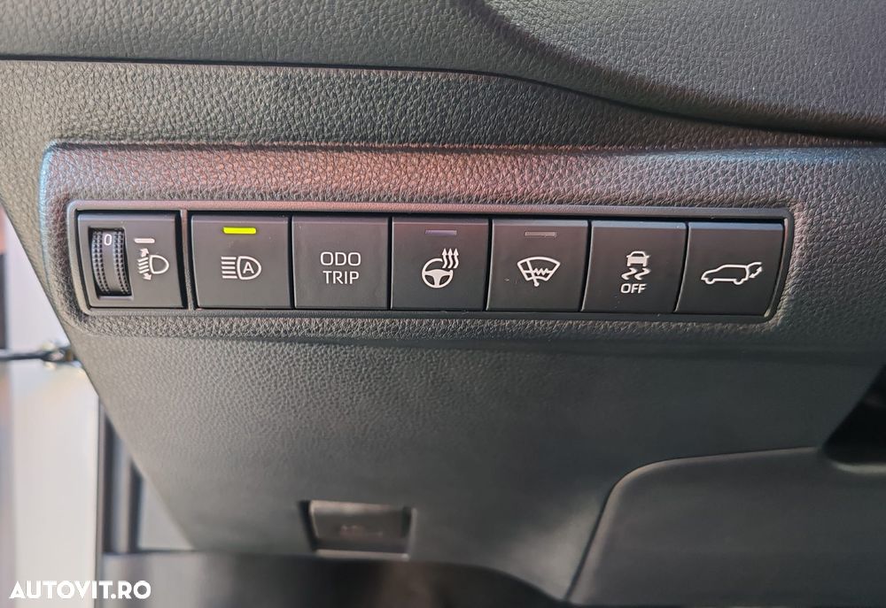 Toyota Corolla 2.0 HSD Exclusive Plus GR Sport Bi-Tone - 22