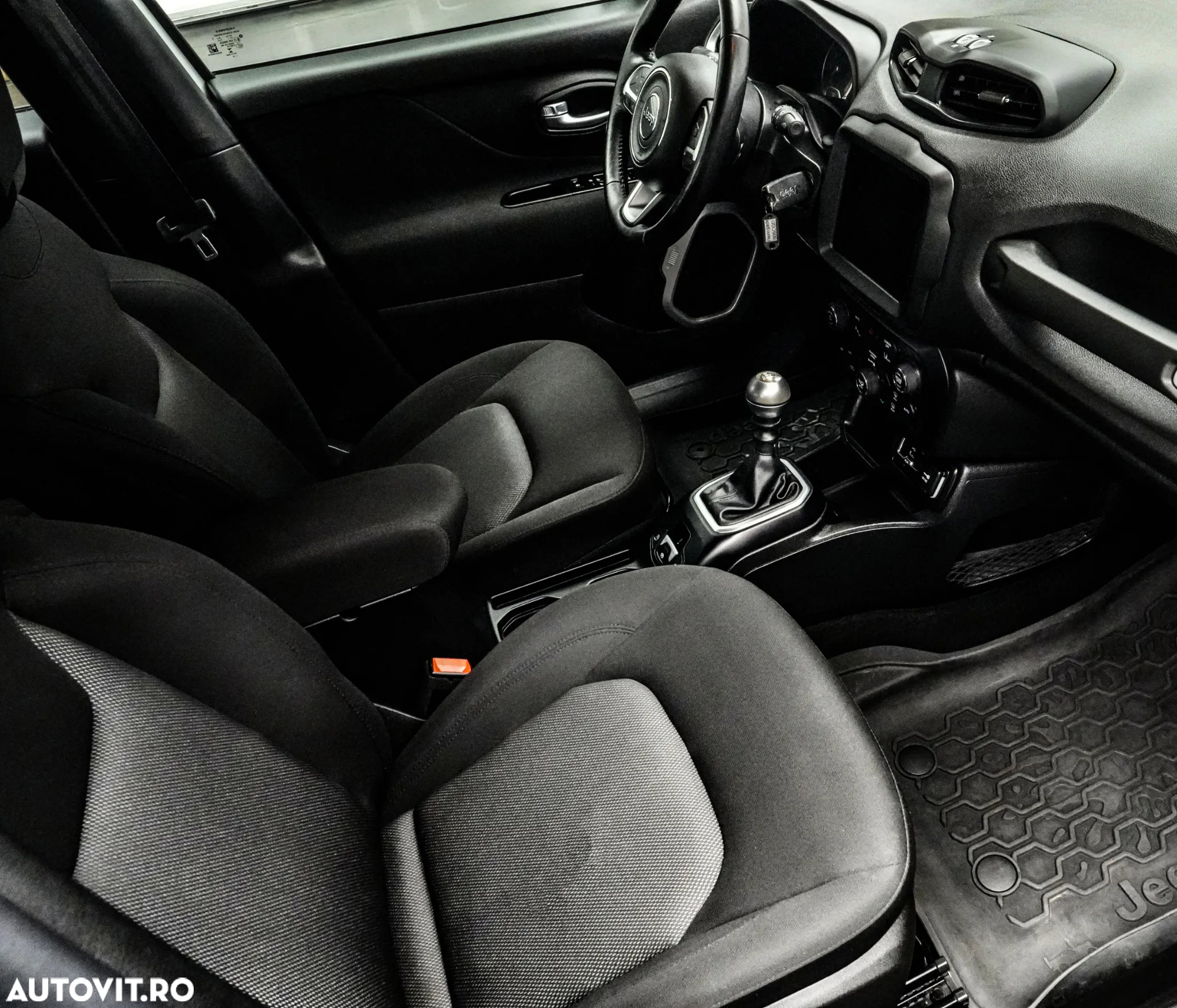 Jeep Renegade 1.0 Turbo 4x2 M6 Longitude - 12