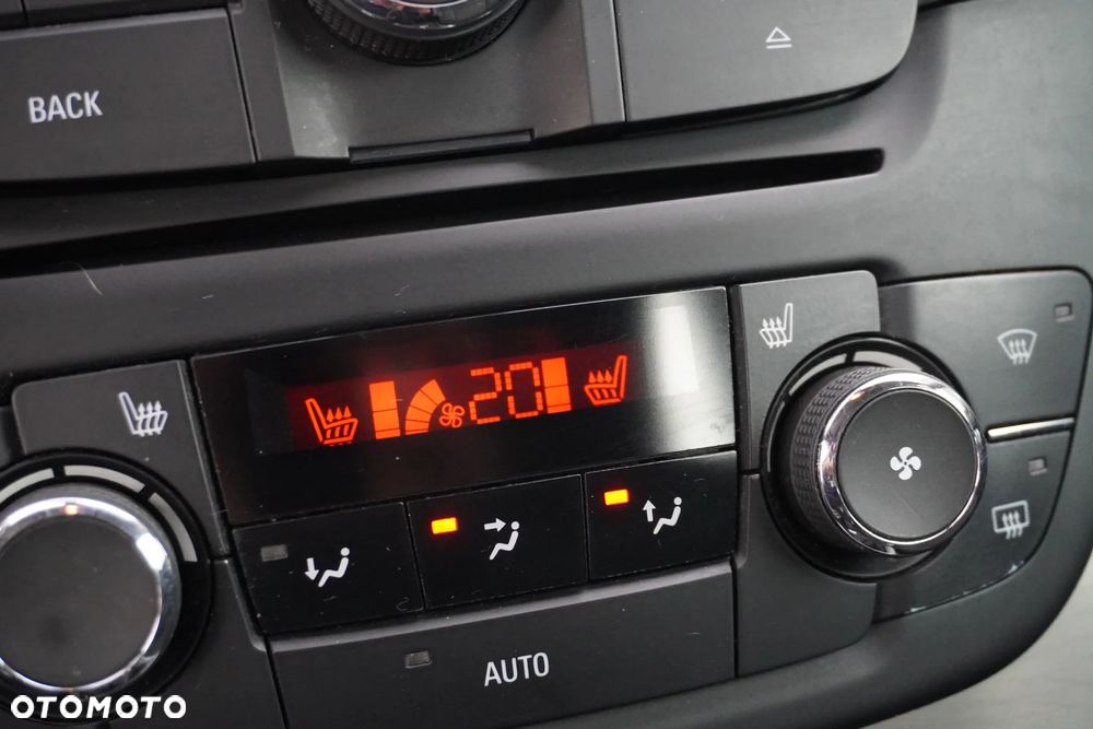 Opel Insignia 1.8 Design Edition - 25