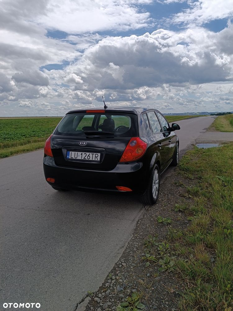 Kia Ceed - 4