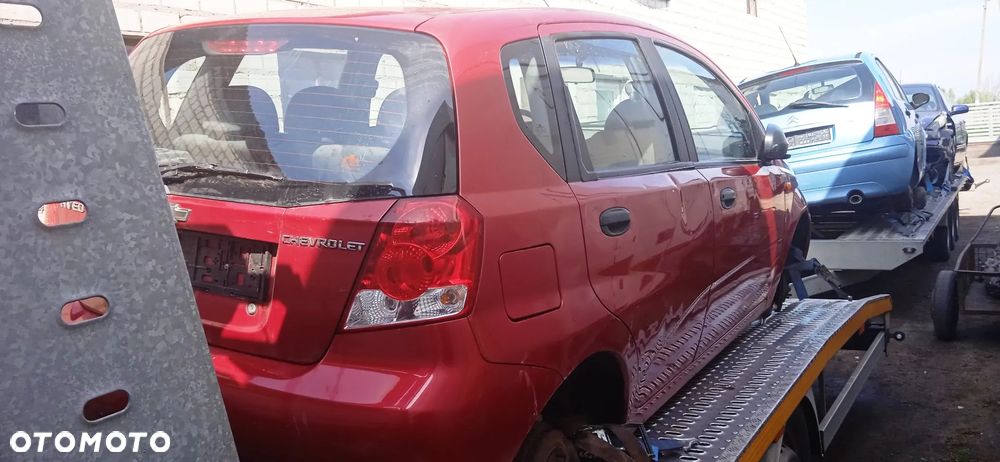 Na części Chevrolet Aveo Kalos 1.2 lak. 06U silnik skrzynia zderzak maska drzwi klapa bagażnika błotnik fotele deska rozdzielcza zawieszenie - 2