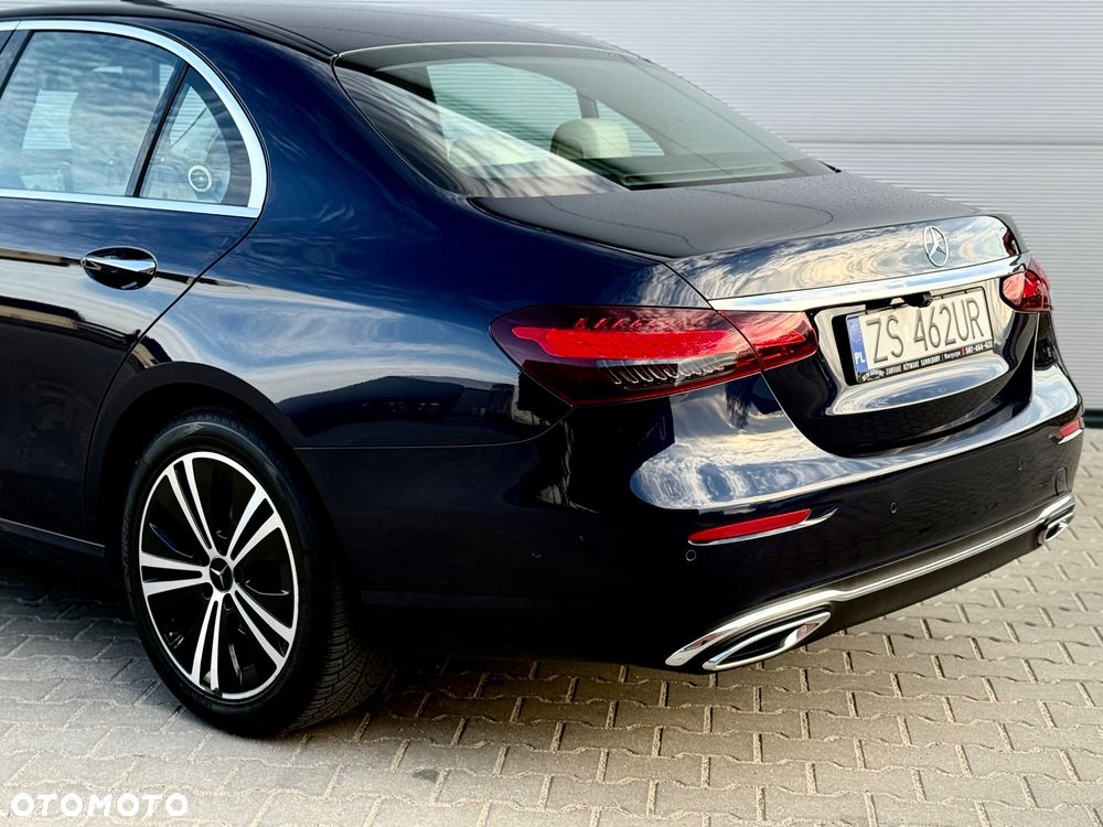 Mercedes-Benz Klasa E 300 9G-TRONIC - 21