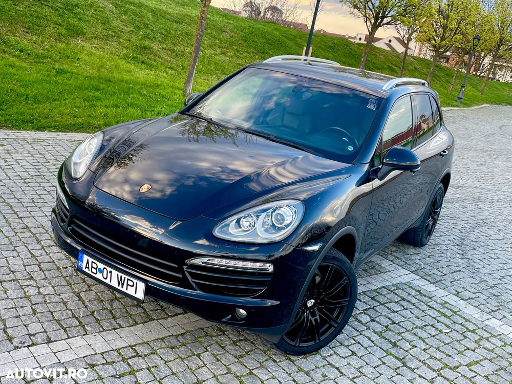 Porsche Cayenne 3.0 L V6 - 12
