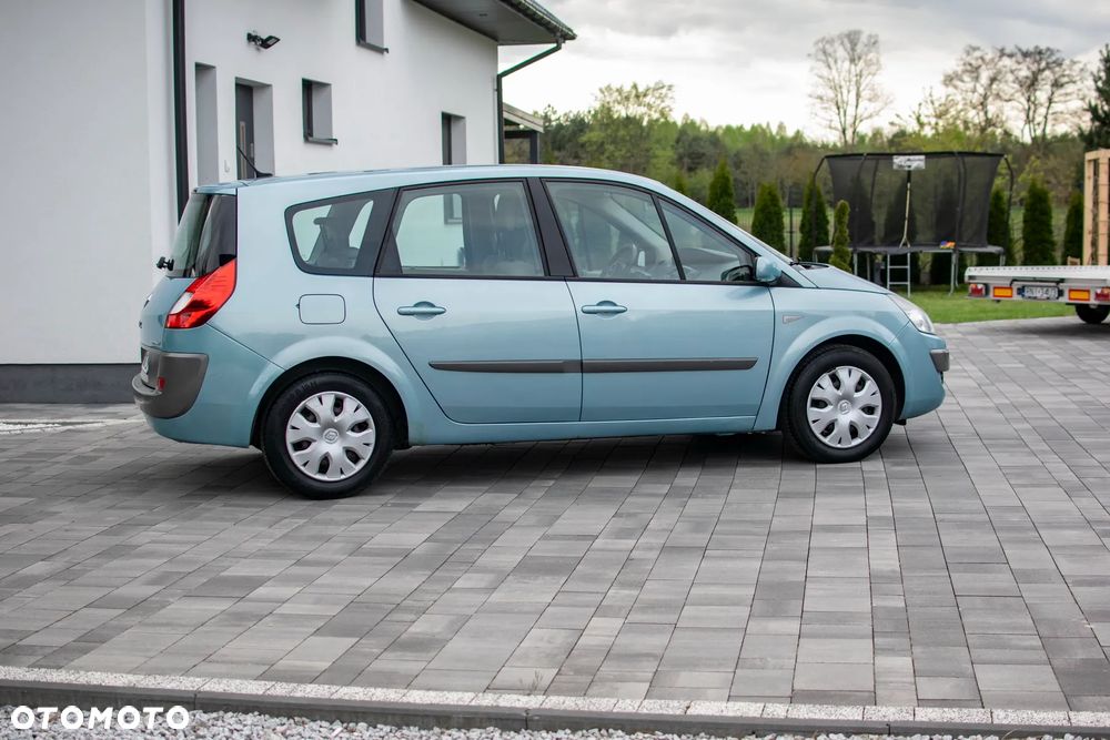 Renault Grand Scenic - 11