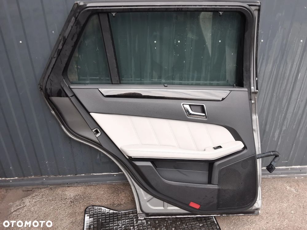 MERCEDES E-KLASA W212 LEWE TYLNE DRZWI KOMPLETNE W KOLOR 792 W ORYGINALE DO MONTAŻU Z 2010 ROK KOMBI - 12