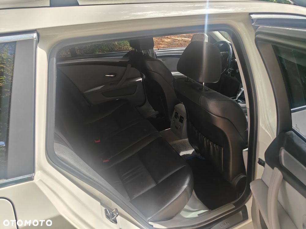 BMW Seria 5 525d xDrive - 6