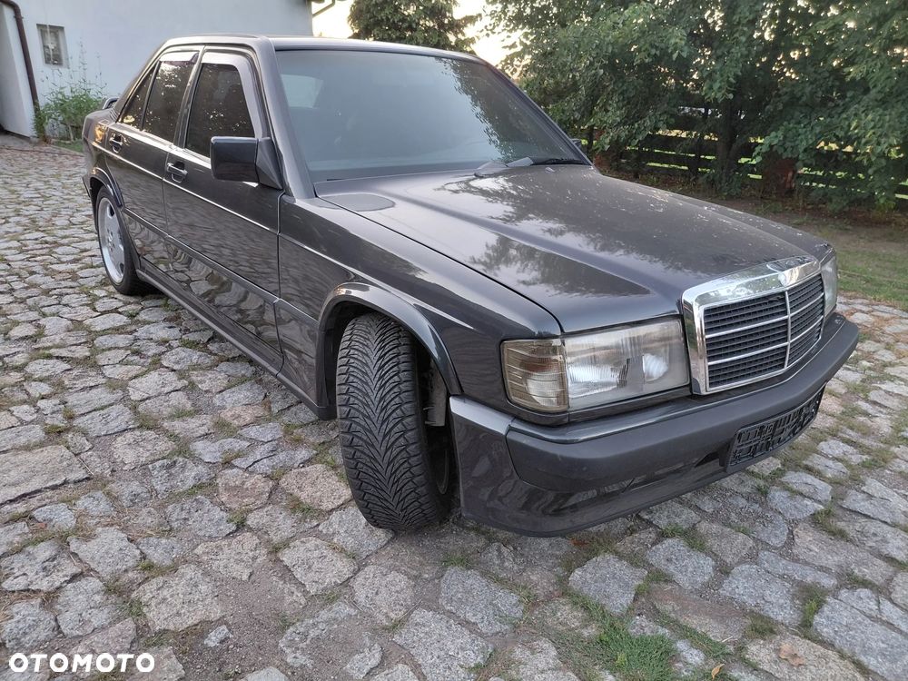 Mercedes-Benz W201 (190) - 2