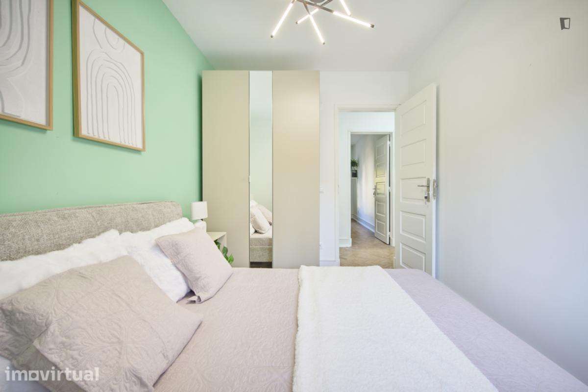 Quarto - localizado em Roma-Areeiro Lisbon - Grande imagem: 5/27