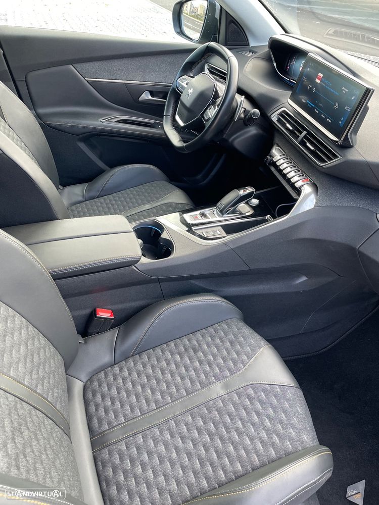 Peugeot 3008 PureTech 130 Stop & Start GPF EAT8 Crossway - 23