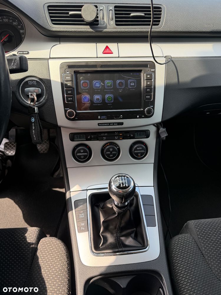 Volkswagen Passat 2.0 TDI Highline - 32