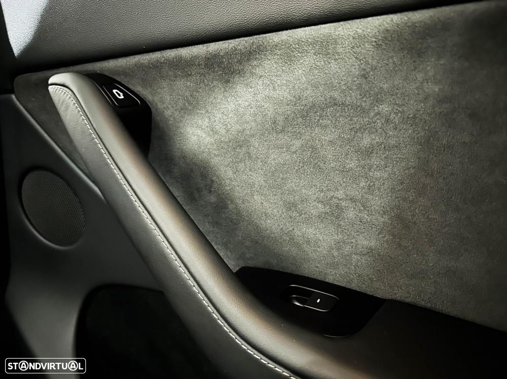 Tesla Model Y Performance Dual Motor AWD - 27