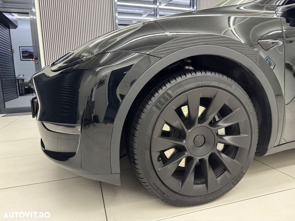 Tesla Model Y Long Range Dual Motor AWD - 9