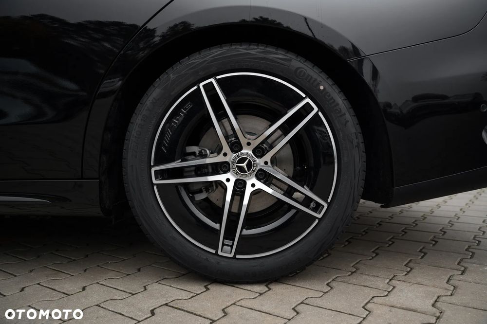 Mercedes-Benz Klasa E 220 d mHEV 4-Matic AMG 9G-Tronic - 24