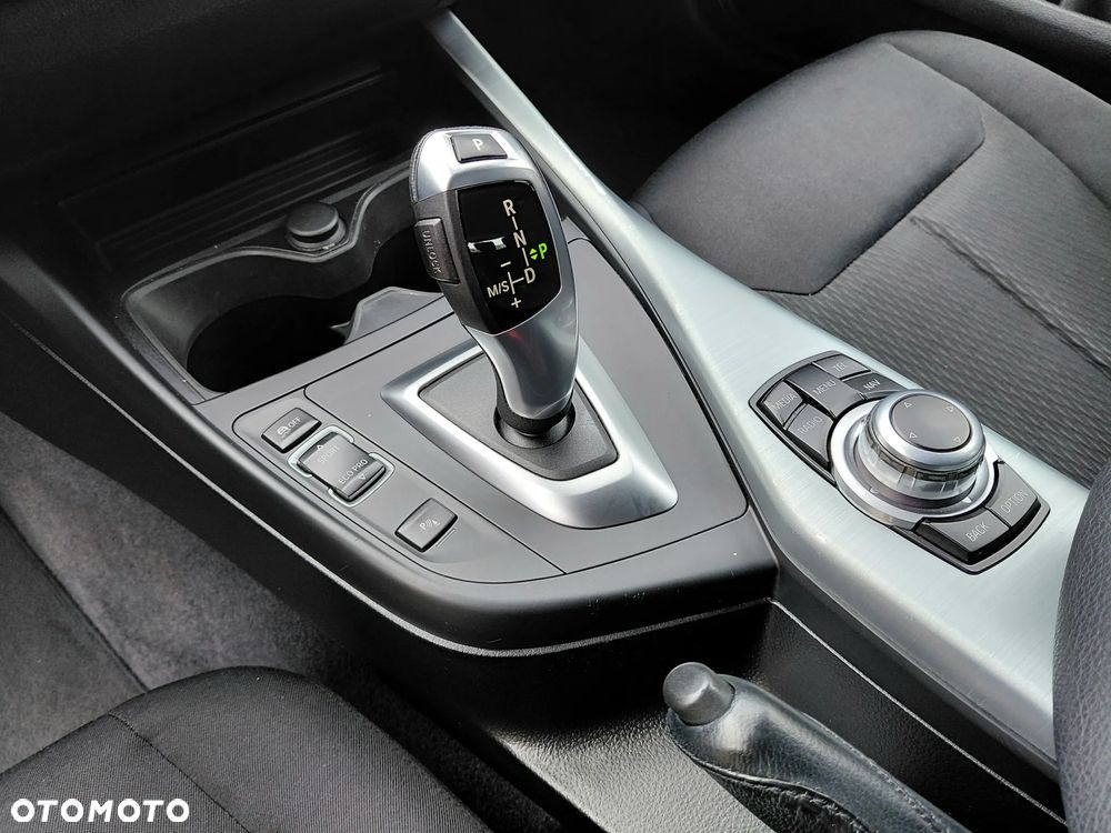 BMW Seria 1 120d Sport-Aut Sport Line - 22
