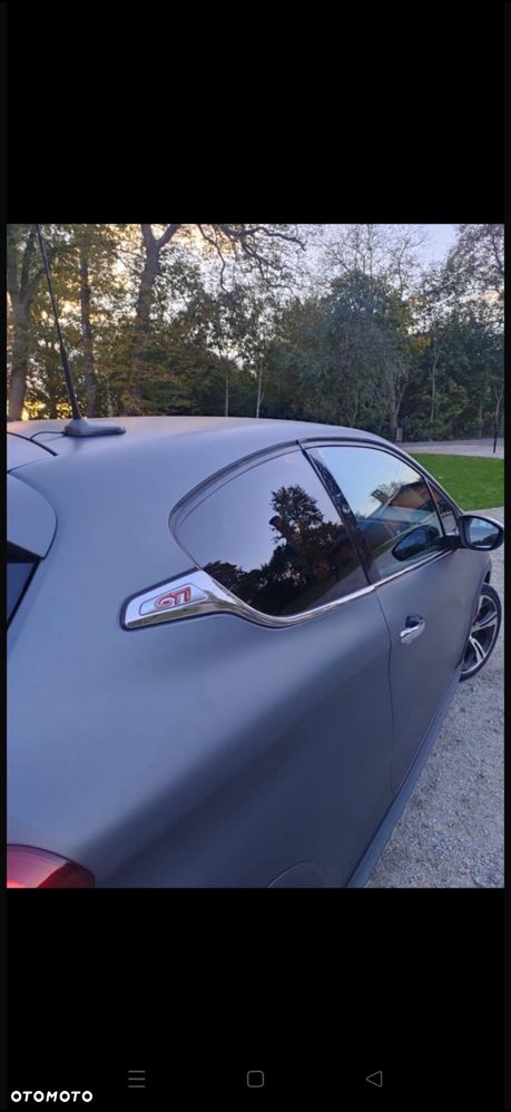 Peugeot 208 - 5