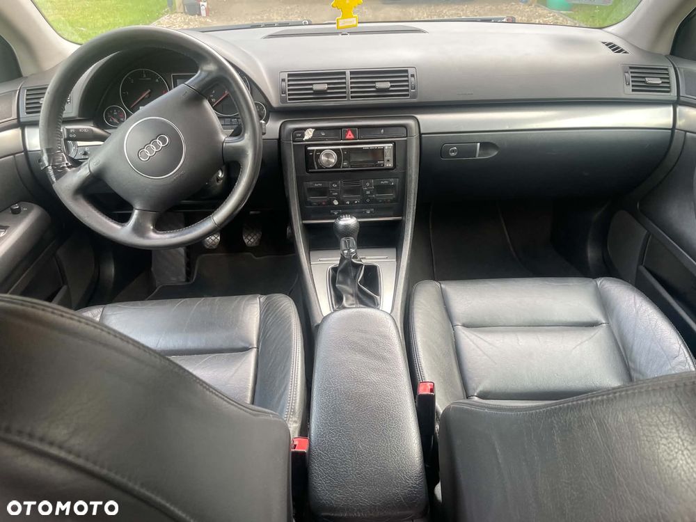Audi A4 Avant - 10