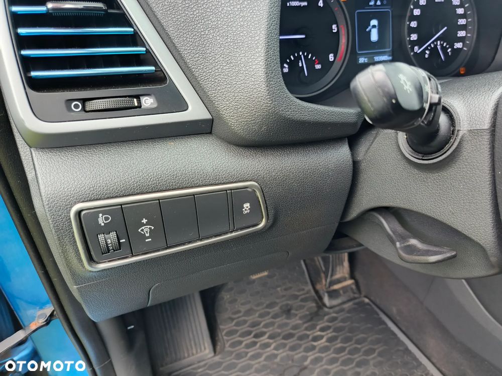 Hyundai Tucson 1.7 CRDI BlueDrive Style 2WD - 17