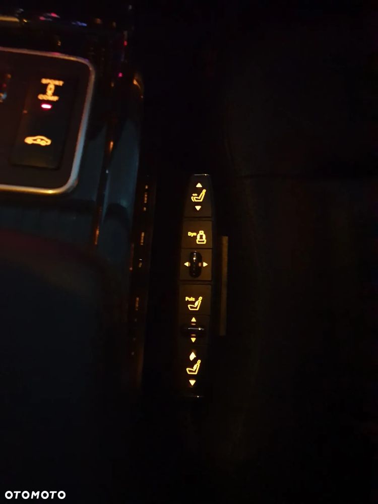 Mercedes-Benz Klasa E 350 CDI DPF 4Matic BlueEFFICIENCY 7G-TRONIC Avantgarde - 37