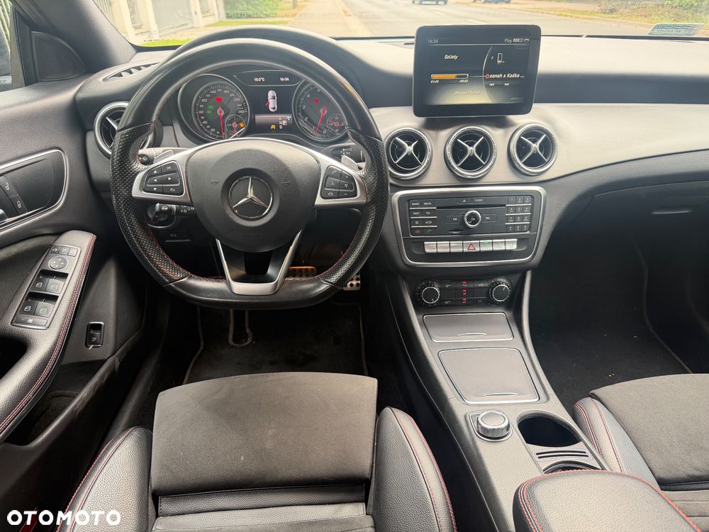 Mercedes-Benz CLA 220 4-Matic AMG Line - 14