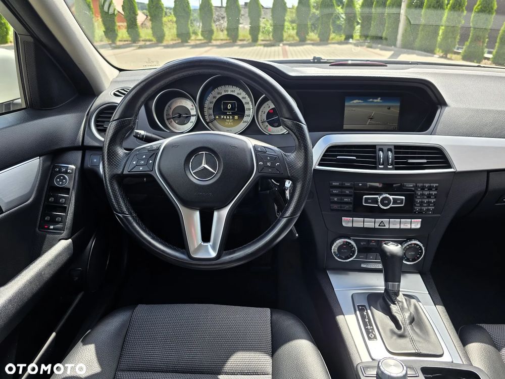 Mercedes-Benz Klasa C 180 CGI Automatik BlueEFFICIENCY SPORT EDITION - 26