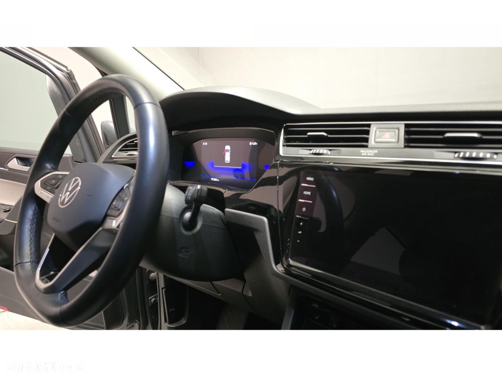 Volkswagen Touran - 31