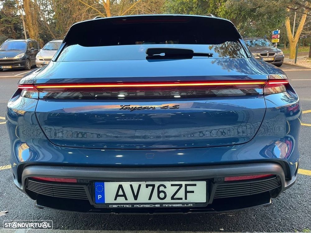 Porsche Taycan Cross Turismo 4S - 8
