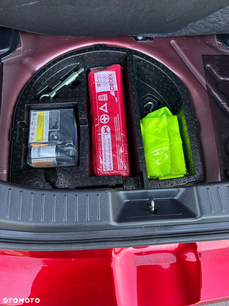 Mazda 2 SKYACTIV-G 90 Homura - 33