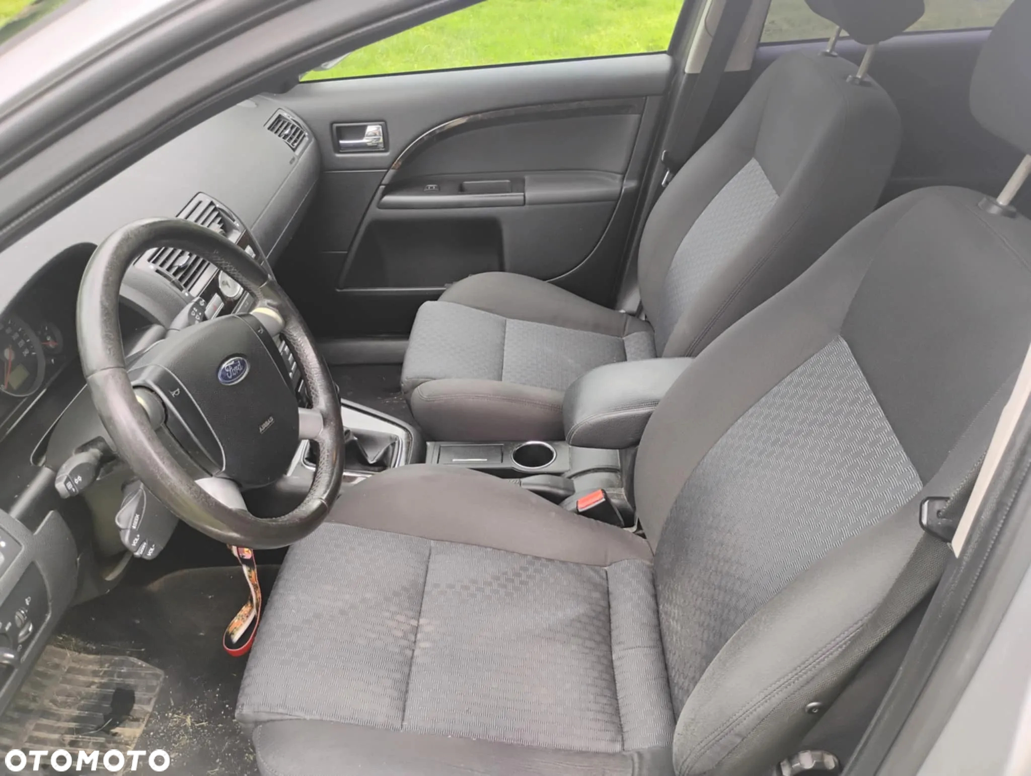 Ford Mondeo 1.8 Ghia - 6
